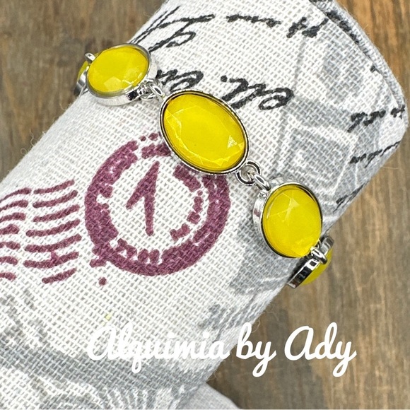 BRIGHT YELLOW CHARM CRYSTAL BANGLE BRACELET ADJUSTABLE COLORFUL - Picture 1 of 2